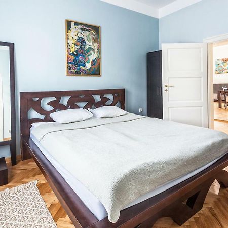 99 Muses Apartments Dordegol Экстерьер фото