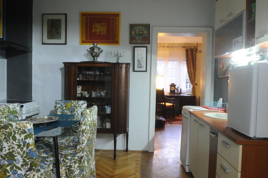 99 Muses Apartments Dordegol Экстерьер фото