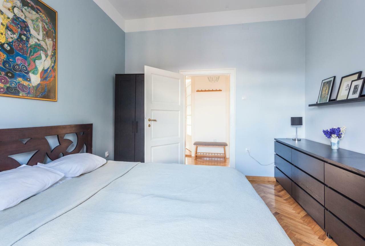 99 Muses Apartments Dordegol Экстерьер фото