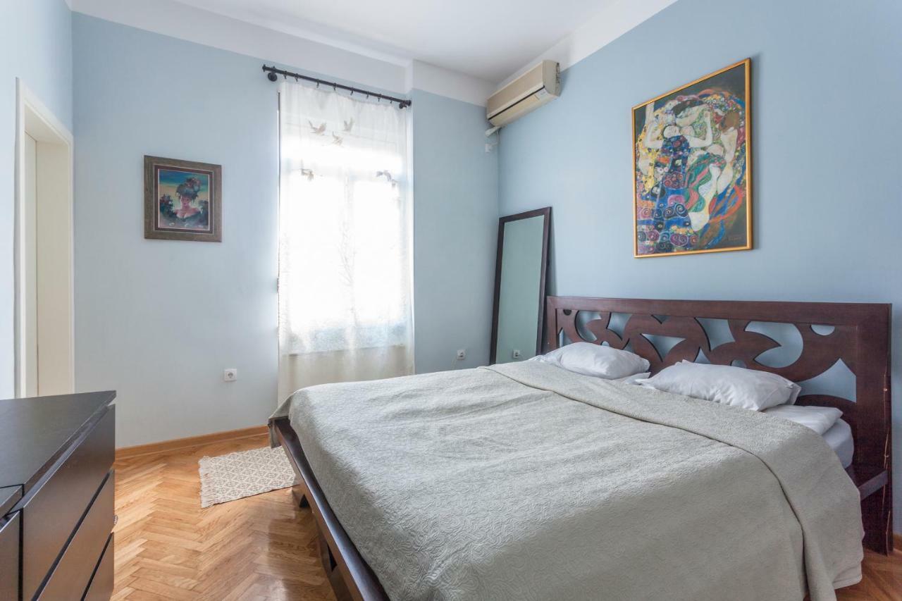 99 Muses Apartments Dordegol Экстерьер фото