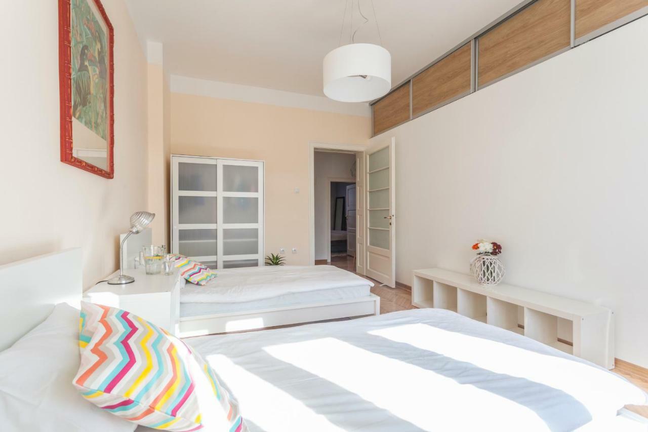 99 Muses Apartments Dordegol Экстерьер фото