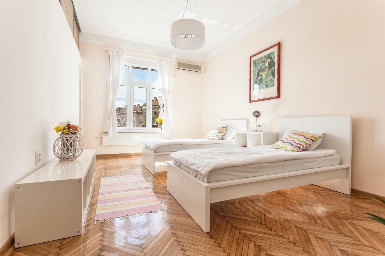 99 Muses Apartments Dordegol Экстерьер фото